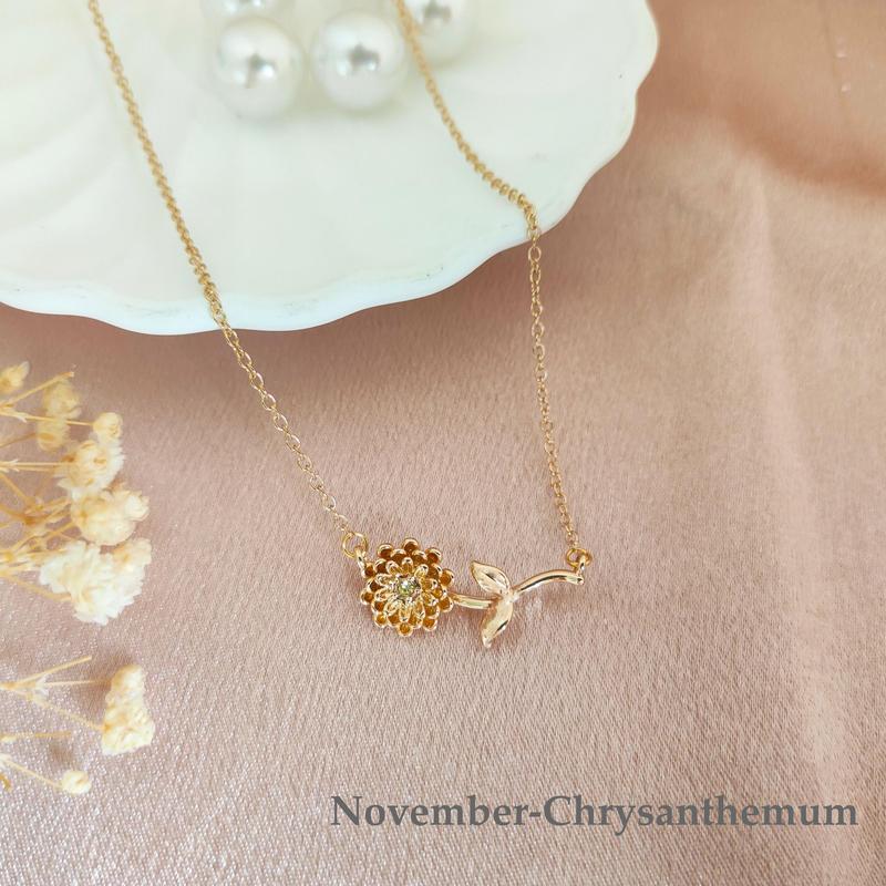 The BirthFlower Necklace