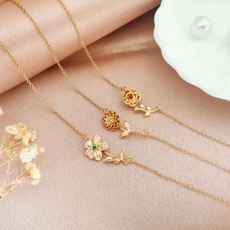 The BirthFlower Necklace